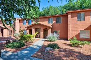 Kanab Condo with Pool and AC Less Than 1 Mi to Attractions!